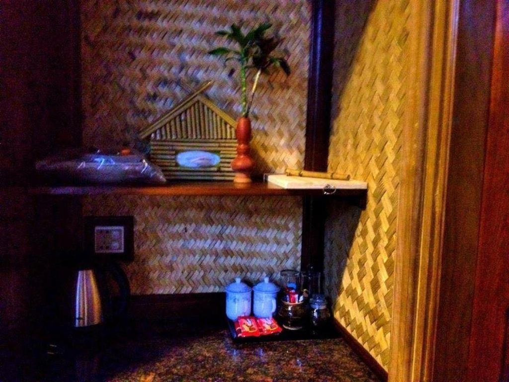 Mr Charles River View Lodge Хсипау Екстериор снимка