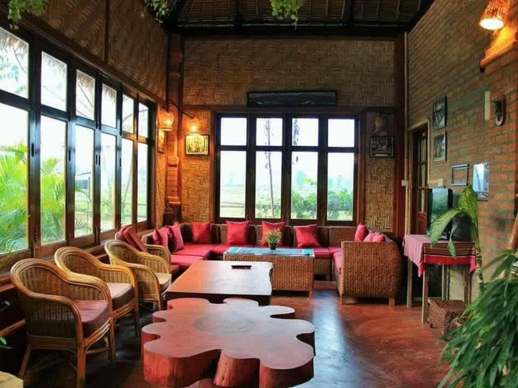 Mr Charles River View Lodge Хсипау Екстериор снимка
